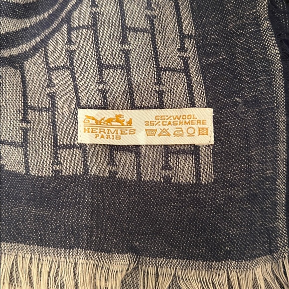 Hermes Scarf - Picture 2 of 4